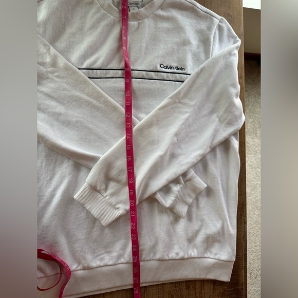 NWOT Calvin Klein Classic White Crewneck Sweater - Picture 2 of 6